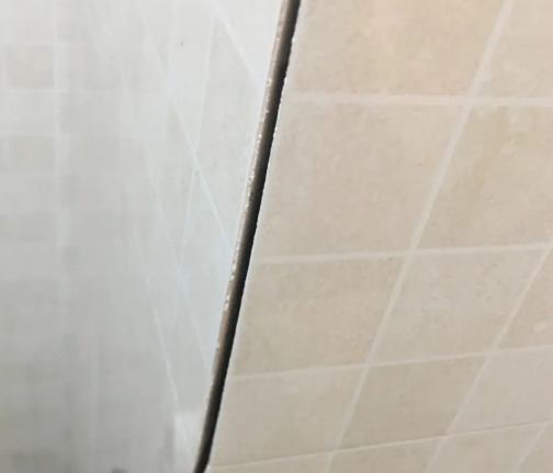 巢湖瓷砖空鼓维修公司分享阳台瓷砖脱落的修复过程可以分为以下几个步骤